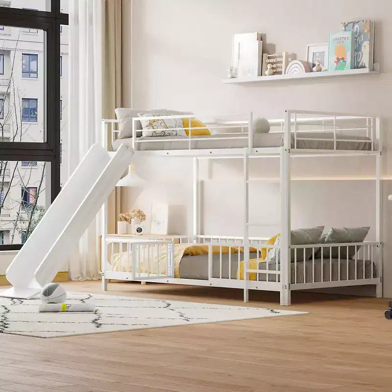Letto a castello in metallo bianco/nero con scivolo e sponde di protezione, per 2 bambini