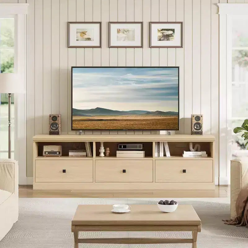 Mobile porta TV moderno stile Mid-Century da 70" – Bianco antico / Grigio / Legno, 3 cassetti e ripiani aperti