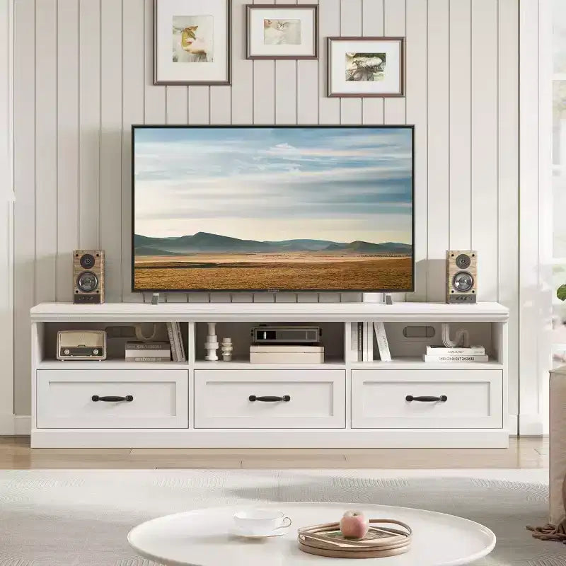Mobile porta TV moderno stile Mid-Century da 70" – Bianco antico / Grigio / Legno, 3 cassetti e ripiani aperti