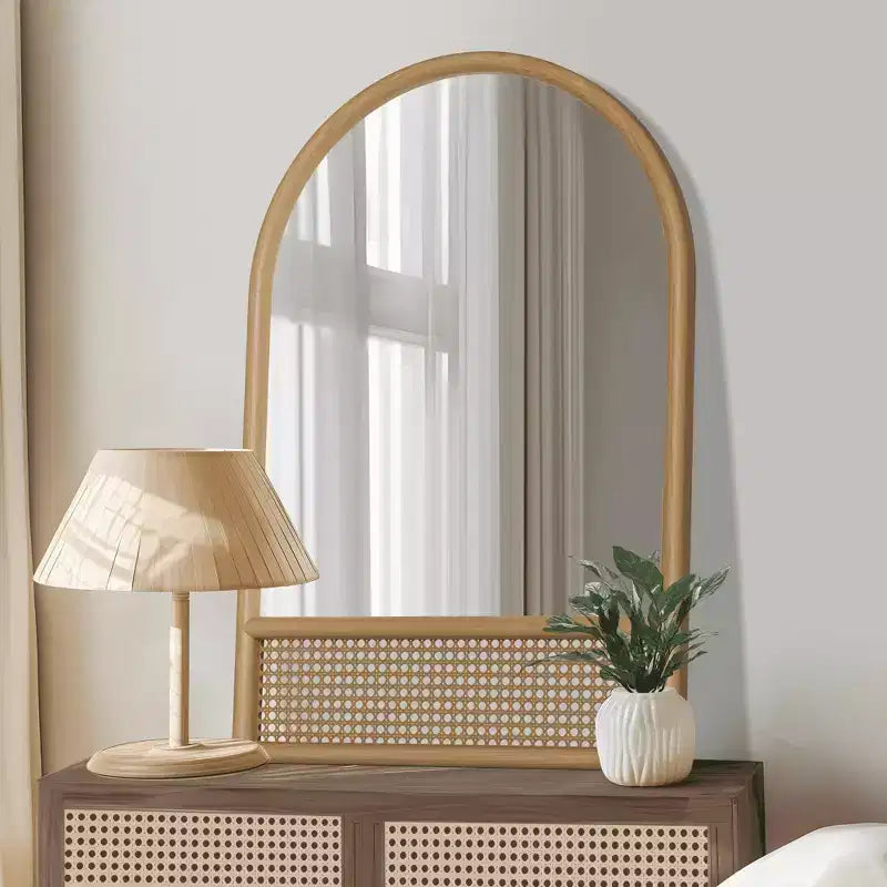 Specchio da parete ad arco marrone 36x24 pollici con dettagli in rattan, 1 persona