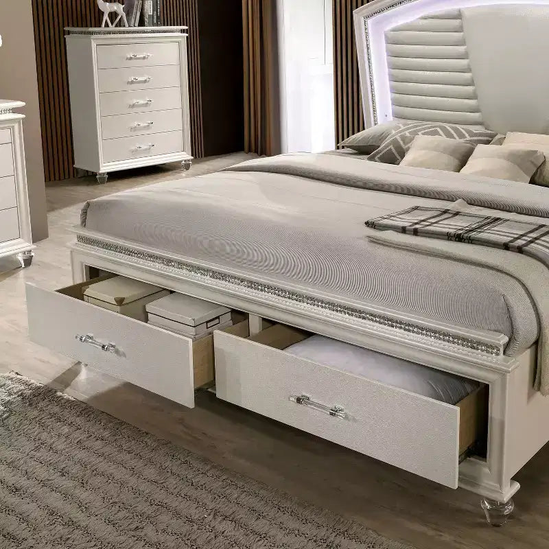 Letto a piattaforma California King bianco con luce LED e cassetti contenitore – 2 persone